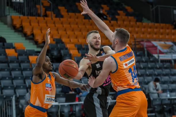 仅展示了足 仅展示了足