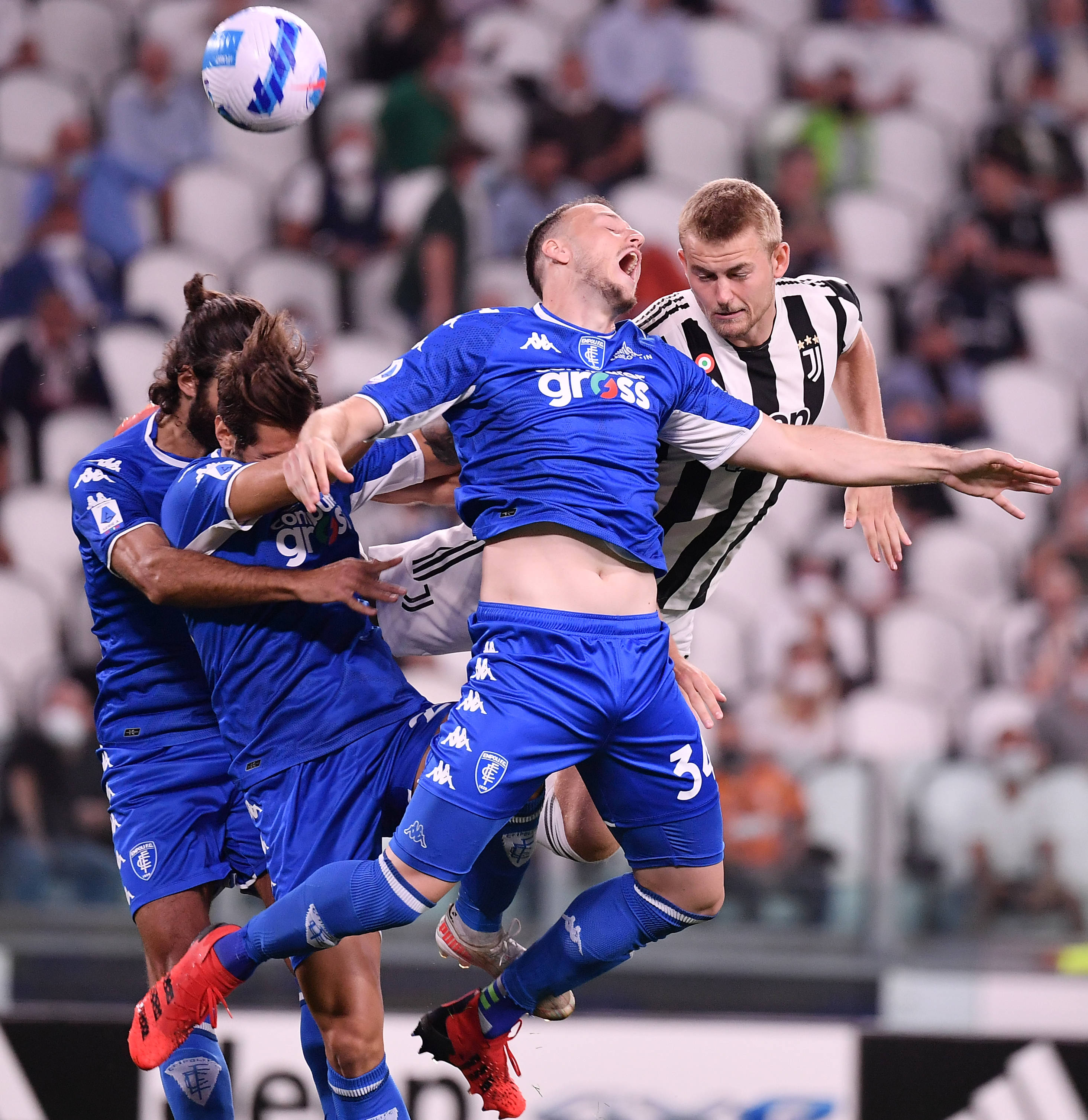 对手防守的 对手防守的